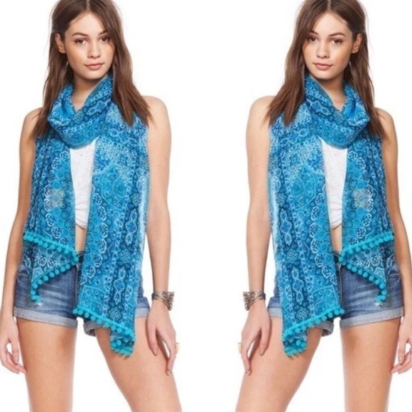 Chaser Accessories - Chaser Women's Printed Pom Pom Sarong/Scarf/Shawl Blue